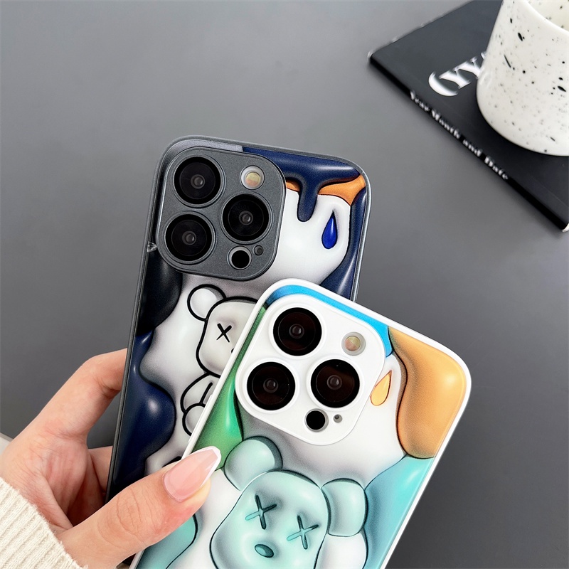 Kaws Lucu Dengan Lensa Kaca Film Ponsel Case Untuk iPhone 14 Pro Max14Plus13 12 Promax Keras Perasaan Tiga Dimensi Glass Case Penutup Belakang