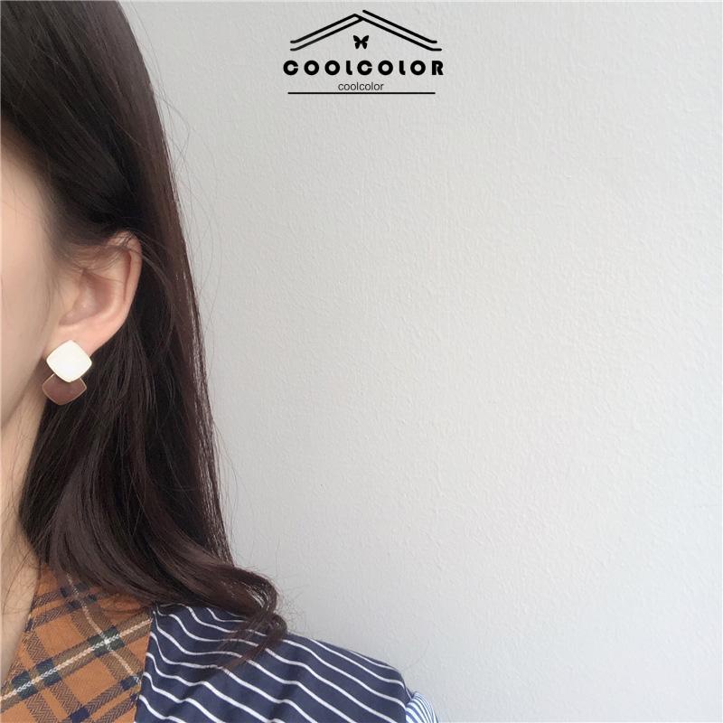 COD❤️Anting Gaya Korea Kecil Baru Fashion Wanita Anting Retro Mutiara Stud Earrings - cl