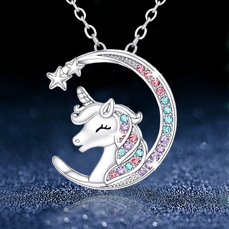 Fashion unicorn Warna Berlian Liontin Kalung Pria Dan Wanita Warna Berlian Bulan Kuda Kalung Kepribadian Klavikula Rantai Perhiasan Hadiah