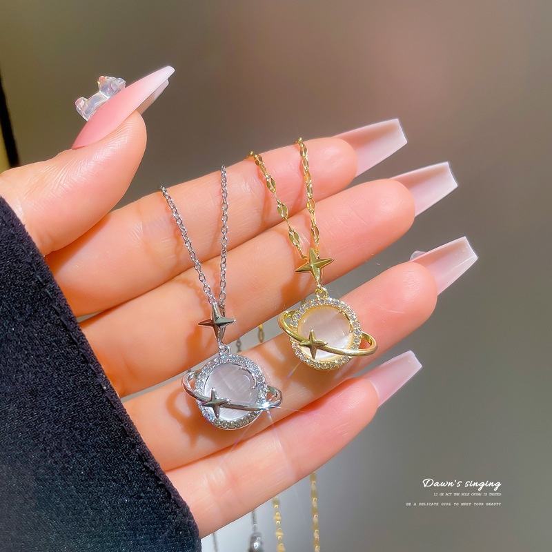 Kalung Wanita Baja Titanium Berlapis Emas 18k Opal Planet Pendant Necklace Rantai Klavikula Mewah Ringan