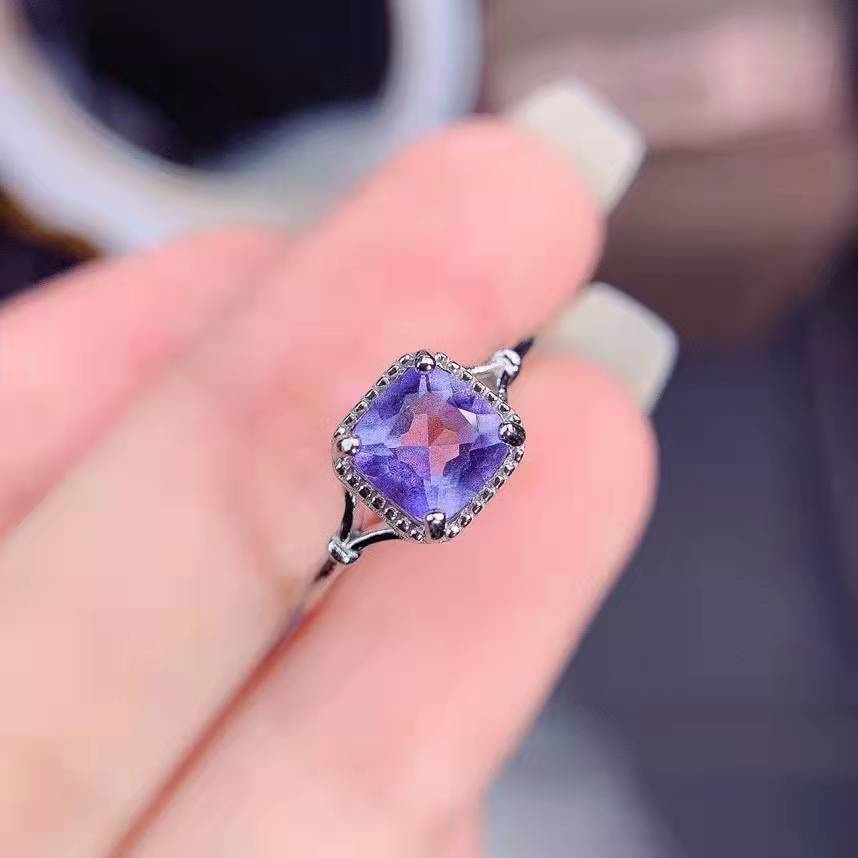 Goldkingdom Aksesoris Perhiasan Fashion Ready Stock Niche Design Lavender Cincin Berlian Ungu Putri Sederhana Berlian Persegi Menjadi Berlian Biru Pembukaan Cincin Warna-Warni.