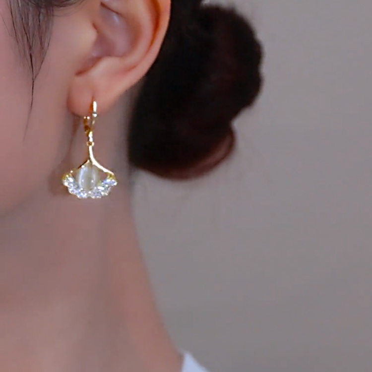 Anting Tiktok Opal Ginkgo Anting Daun Desain Segar Ear Clip Eardrop Anting Anggun Baru