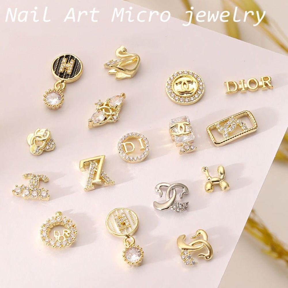 Mxbeauty Dekorasi Perhiasan Kuku Merek Mewah Gaya Campuran Profesional Logam Paduan Kuku Decal Rhinestones