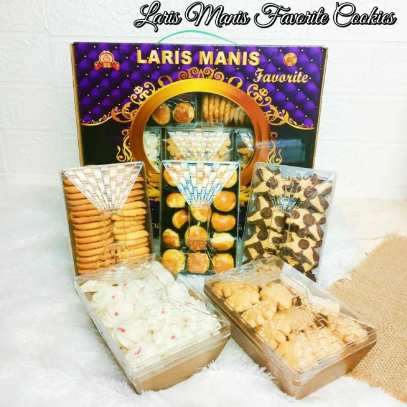 

Ramadan Sale Laris Manis Favorite - paket kue lebaran enak murah - paketan kue kering isi 5 toples - Hamper Lebaran nastar kue kering kastengel