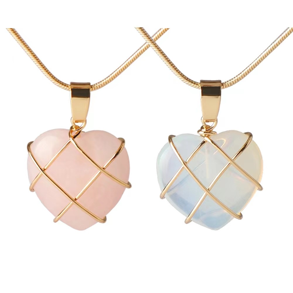 Kalung batu kristal Desain Hati Batu Bulan Transparan Tahan Karat Warna Pink Gaya Korea Untuk Pasangan
