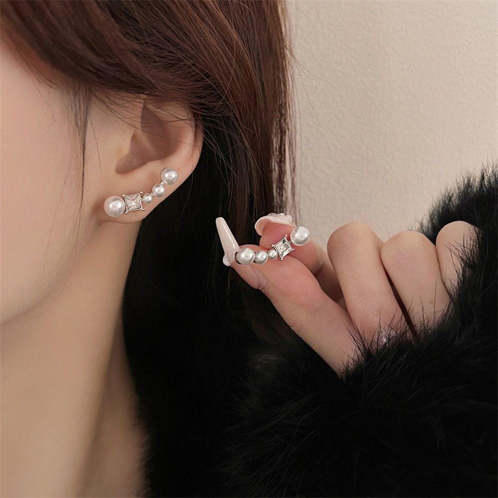 Needway Wanita Vintage Anting Pesona Manis Indah Mutiara Trendi Niche Desain Fashion Perhiasan Alloy Gaya Korea Earrings