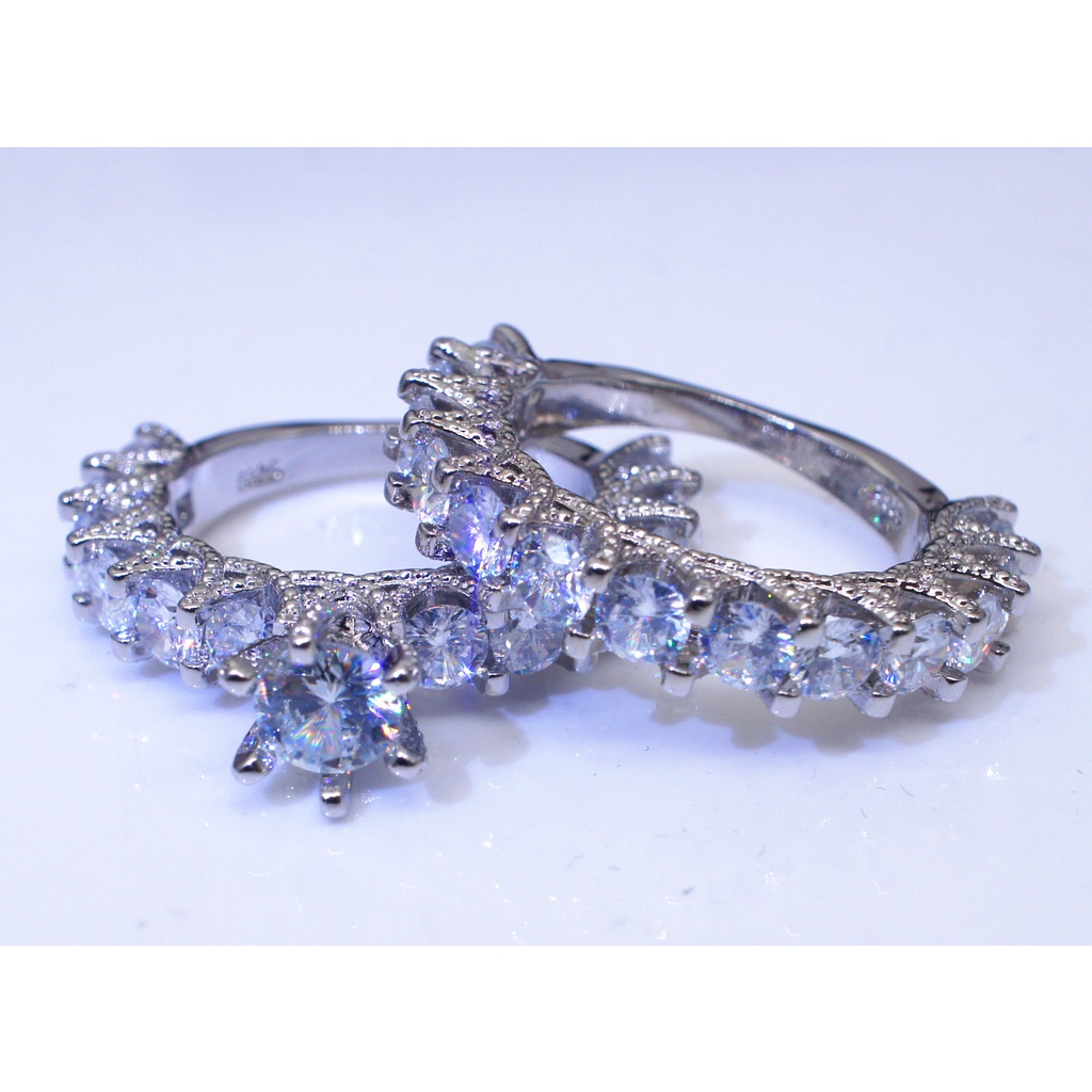 Goldkingdom Aksesoris Perhiasan Fashion Ready Stock Cincin Zirkon Delapan Hati-Delapan-arrow Baru, Yang Merupakan Cincin Pertunangan Berlian Bulat Klasik Di Eropa Dan Amerika.