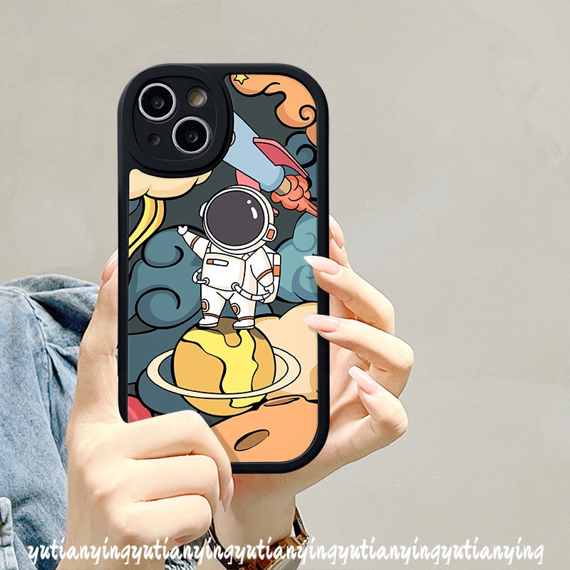 Lensa Oval Kartun NASA Astronot Case Samsung A23 A50s A30s A04s A10s A04 A02s A32 A33 A71 A22 A50 A03 A14 A13 A51 A12 A72 A52s A73 A20s A21s A53 A20 A03s A52 A1 A31 Soft Cover