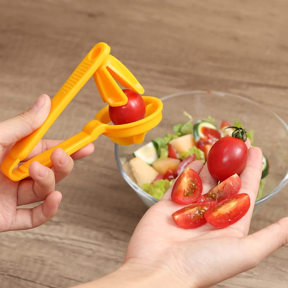 Tomato Slicer Cutter Cherry Strawberry Sekat Dapur Buah Tomat Kecil Potong Manual Aksesoris Gadget