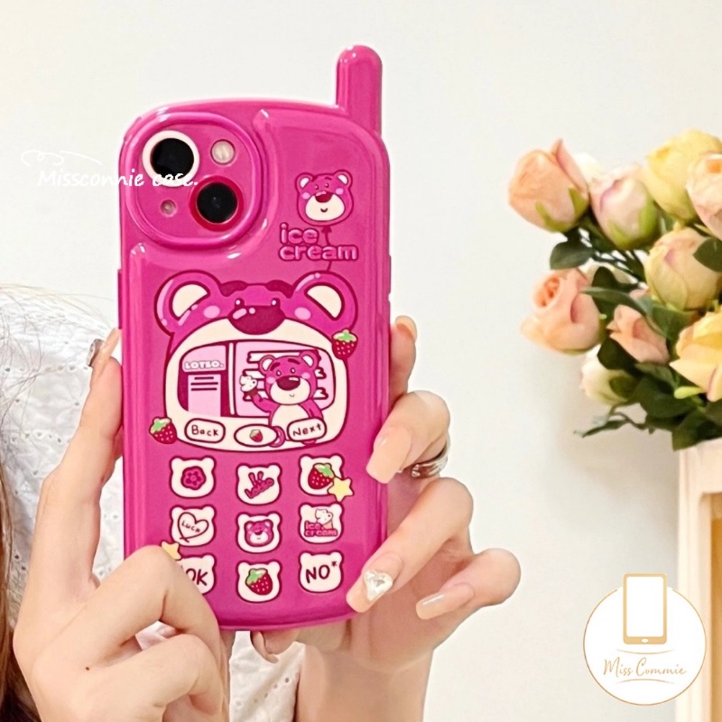 IPHONE Kartun Indah Strawberry Bear Manyo Case Kompatibel Untuk Iphone11 13 14 12 Pro MAX 7Plus 8Plus 78 Plus XR X XS MAX SE 2020 Kepribadian Retro Bentuk Ponsel Seluler Penutup Glossy