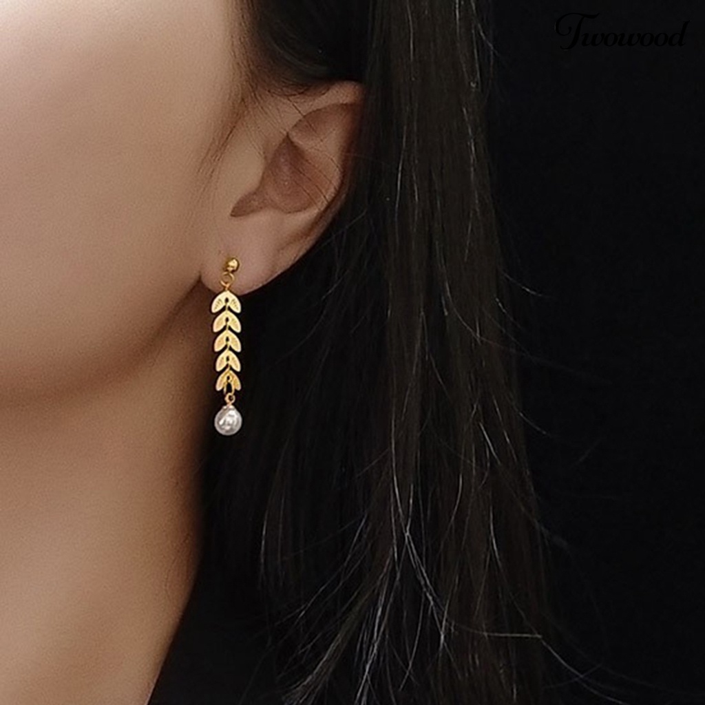 Twowood 1pasang Anting Pejantan Bersinar Mutiara Imitasi Rumbai Desain Geometris Bentuk Reguler Dekorasi Colorfast Lady Elegan Anting Panjang Aksesoris Pakaian