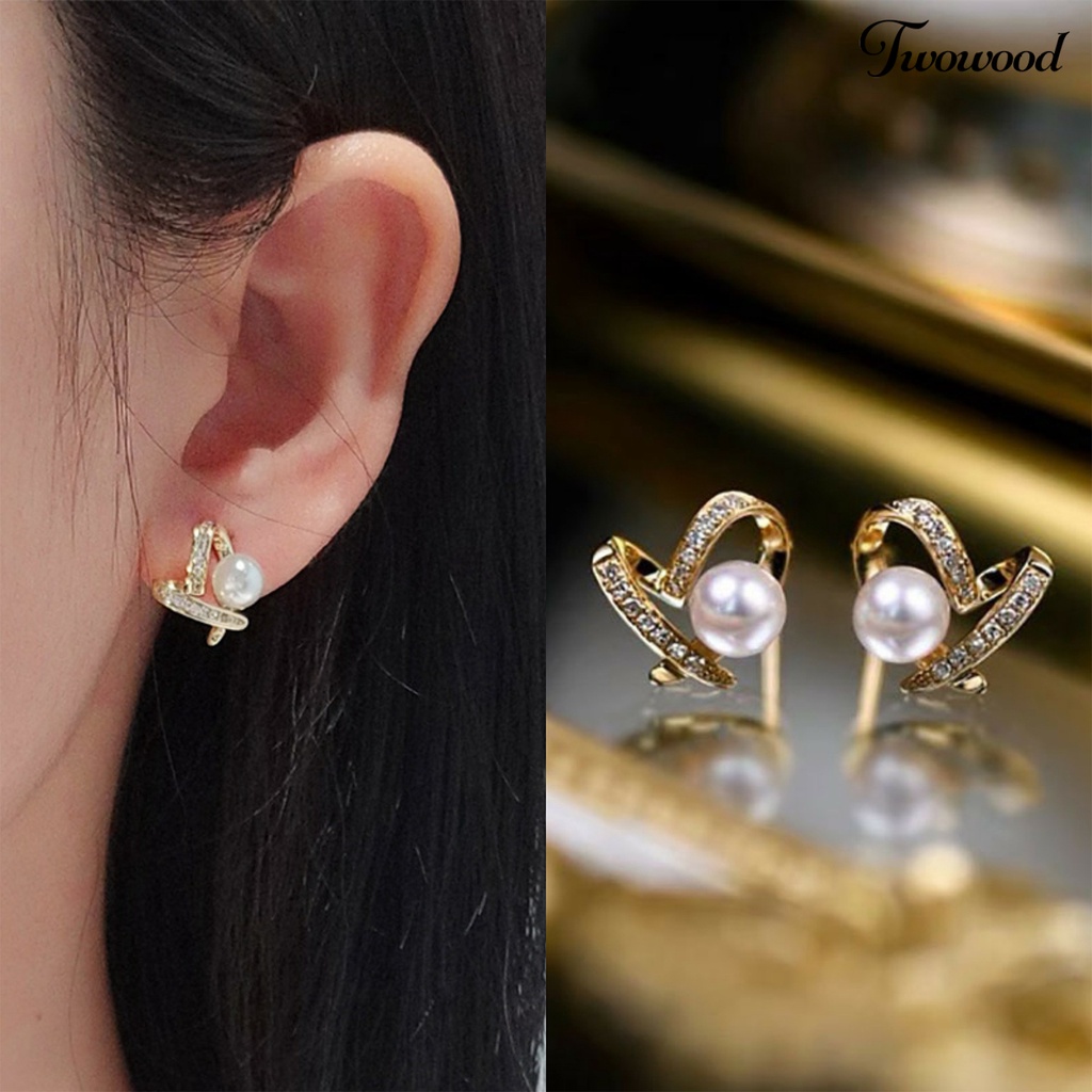 Twowood 1pasang Ear Studs Elegan Berbentuk Hati Berlian Imitasi Mengkilap Hias Berkilau Berdandan Hadiah Wanita Mutiara Imitasi Stud Earrings Perhiasan Aksesori Fashion