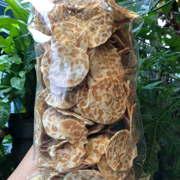 

Terlaris ✨ -Keripik Tempe Sagu Original Gurih Asin Snack NyokotChips 500gr- 2.2.23