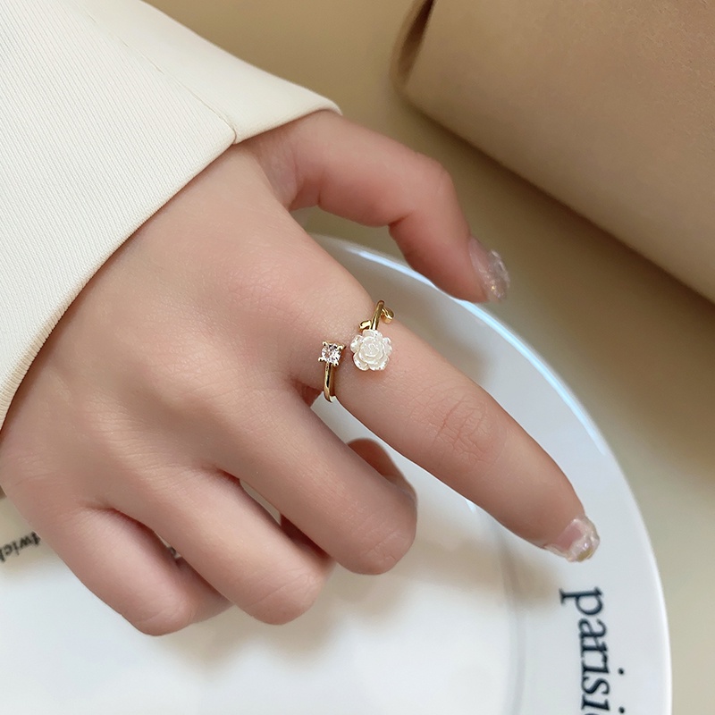 Cincin Emas Sparkling diamond camellia opening lady Korea