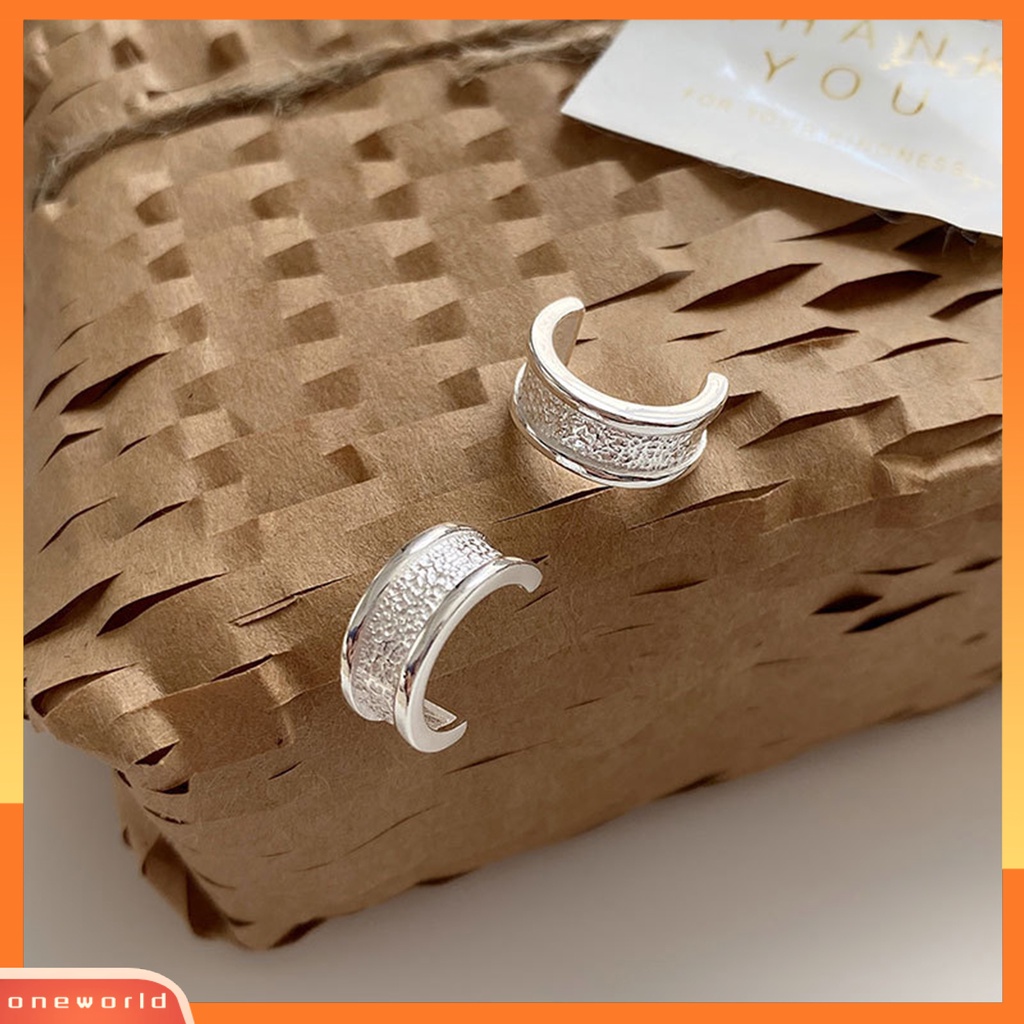 [OWR] 1pasang Anting Pejantan Geometris Berbentuk Busur Tekstur Permukaan Temperamen Tahan Luntur Dekorasi Hypoallergenic Berbentuk C Tindik Wanita Anting-Anting Perhiasan Aksesori