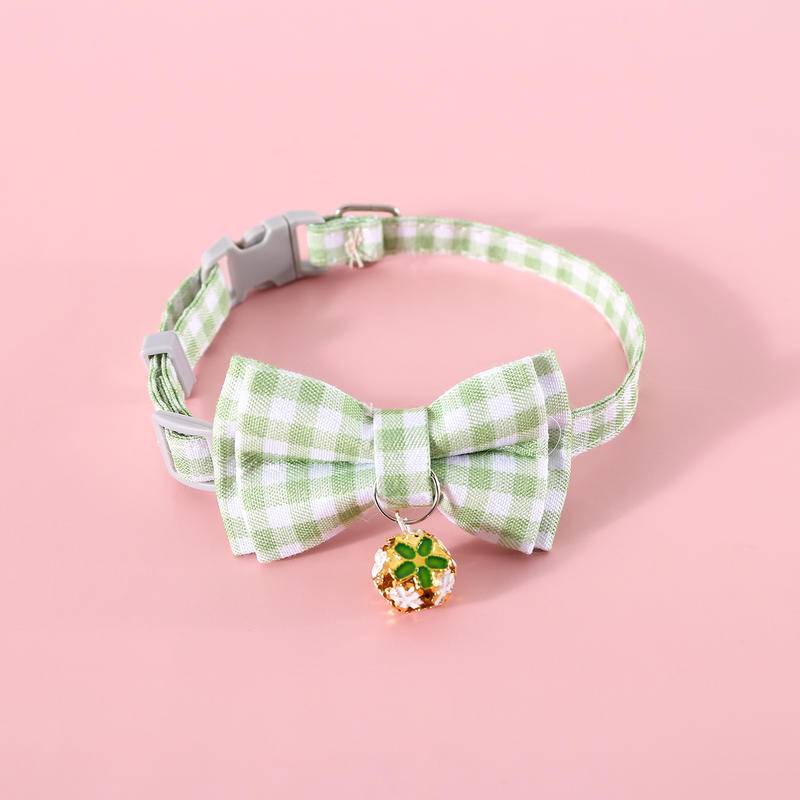 Pet bow tie collar Dengan Lonceng Bunga Kucing Dilepas Lapisan Ganda Segar Lucu Kotak-Kotak Kerah Busur Kucing Anjing Aksesori Leher Yang Dapat Disesuaikan