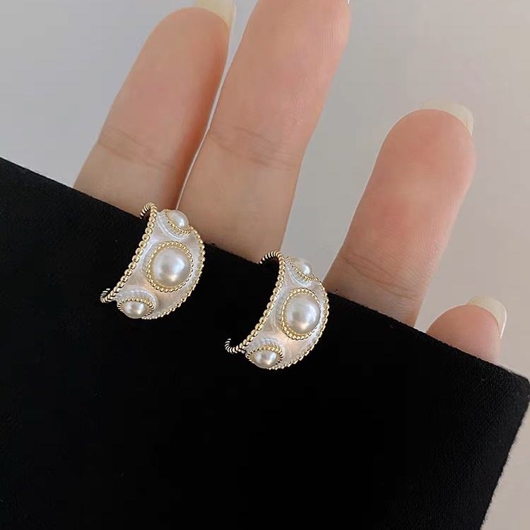 925jarum Perak Versi Korea Retro Dicat Mutiara Berbentuk C Anting-Anting Cahaya Mewah Niche Desain Temperamen Sederhana Anting-Anting Wanita