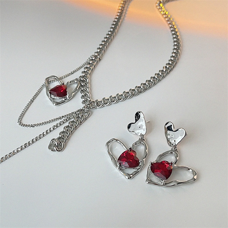 Rock Hot Sweetheart High-End Peach Heart Permata Kalung Manis Keren Ringan Desain Mewah Rantai Klavikula Anting Berlebihan