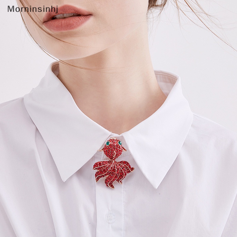 Mornin Fashion Wanita Merah Berlian Imitasi Ikan Mas Bros Hewan Kerah Pin Mantel Gaun Pesta Ornamen Perhiasan Hadiah id