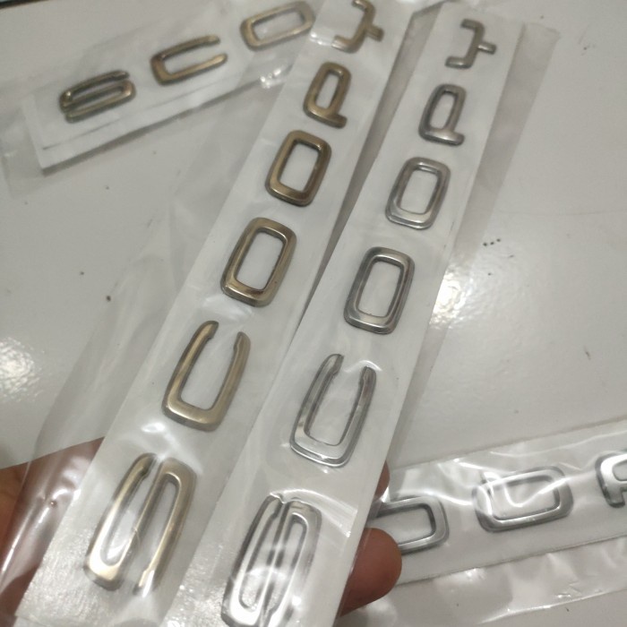emblem SCOOPY 3D timbul  2021 gold dan crhome - gold