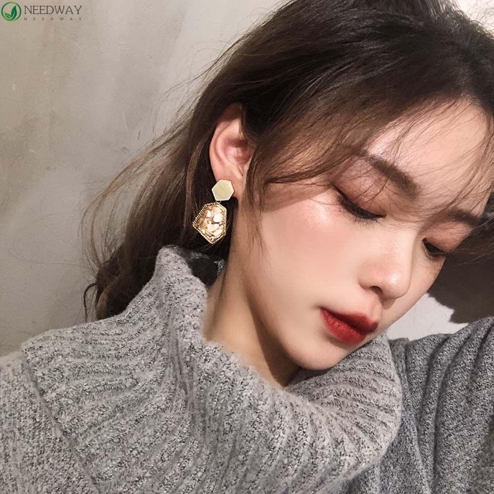 NEEDWAY Anting Stud Mewah Fashion Temperamen Aksesoris Hadiah Untuk Wanita Berlian Imitasi Kristal Menjuntai Earring
