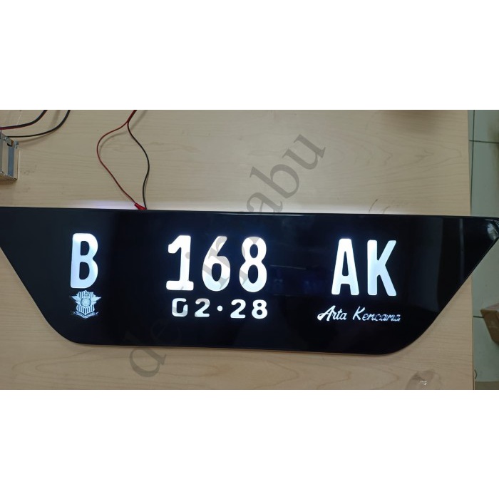 Cover Mika Akrilik Mobil Dudukan Plat nomor Grafir Laser Custom Nama - Black Laser