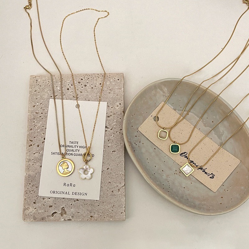 Kalung Geometris Kubus Bunga Bahan Alloy Korea Untuk Wanita