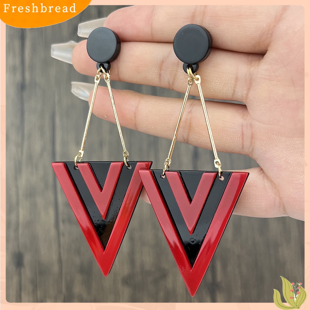 &lt; Freshbread &gt; 1pasang Drop Earrings Berlebihan Geometris Panjang Electroplating Warna Kontras Hias Hadiah Wanita Segitiga Liontin Stud Earrings Perhiasan Pesta Untuk Pakaian Sehari-Hari