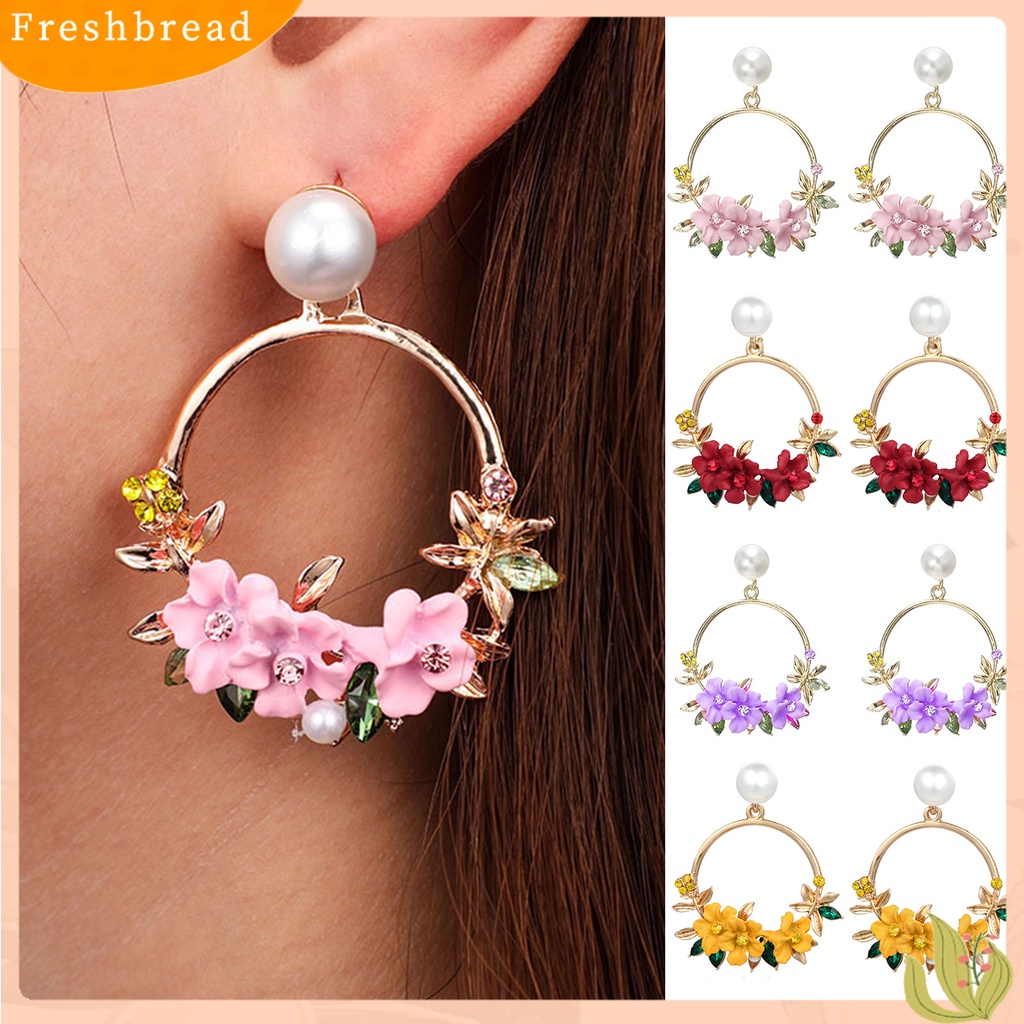 &lt; Freshbread &gt; 1pasang Drop Earrings Bulat Lingkaran Temperamen Berlian Imitasi Mengkilap Hias Mutiara Imitasi Hias Hadiah Wanita Lucu Bunga Liontin Stud Earrings Perhiasan Untuk Pakaian Sehari-Hari