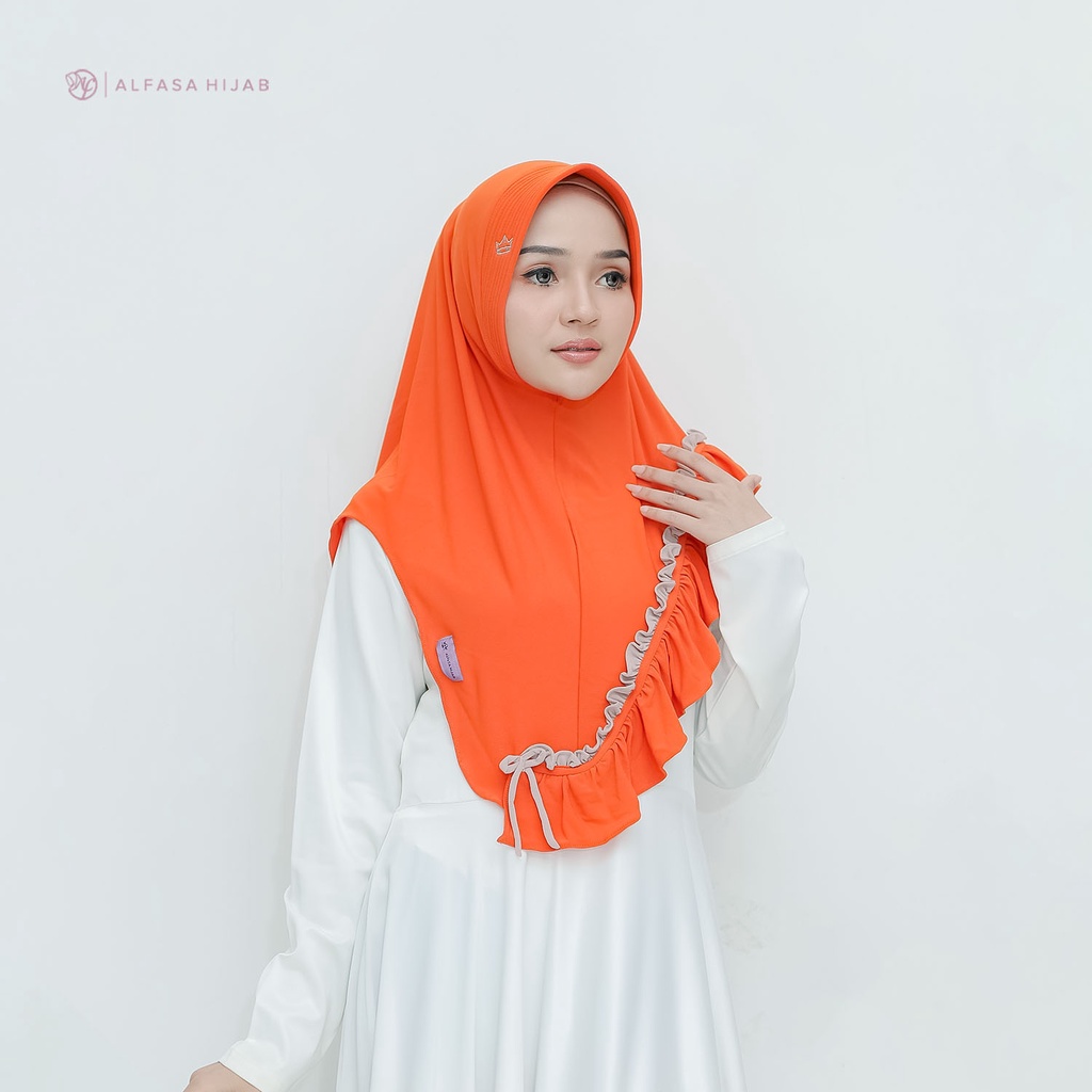 Ami Bergo mom and kids couple by Alfasa