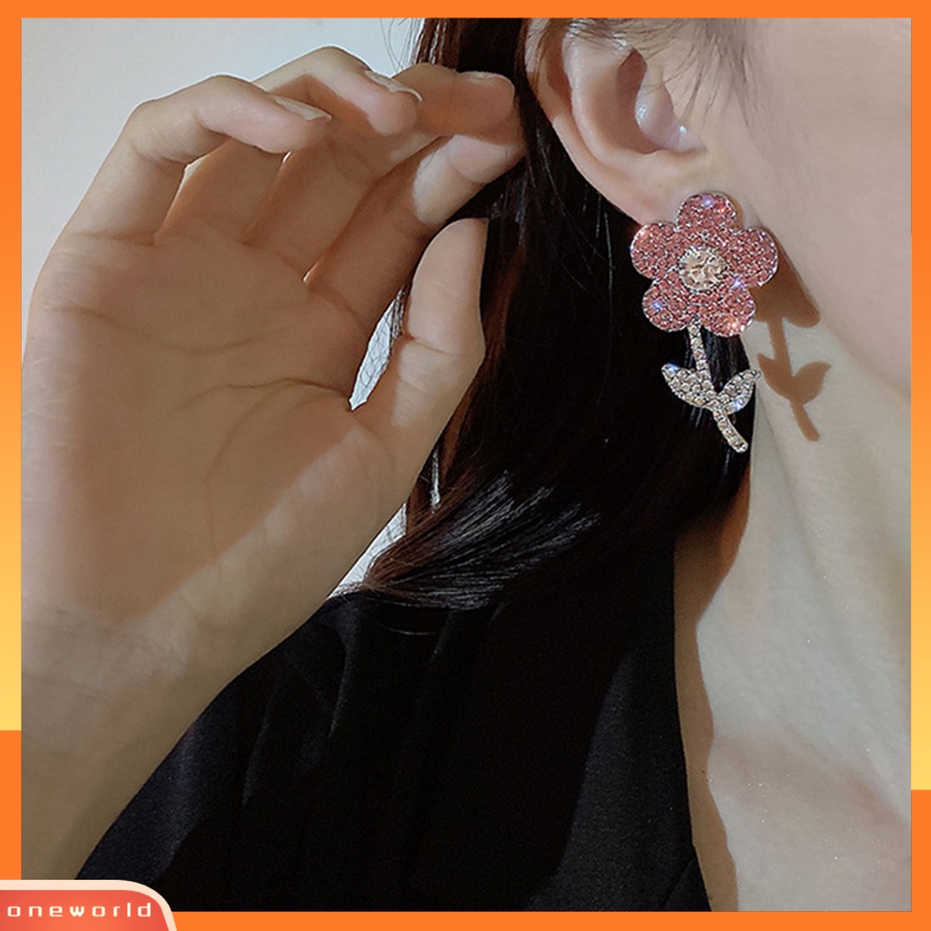 [EONE] 1pasang Anting Pejantan Asimetris Berlebihan Kepribadian Bling Berlian Imitasi Bunga Merah Muda Wanita Anting Perhiasan Fashion