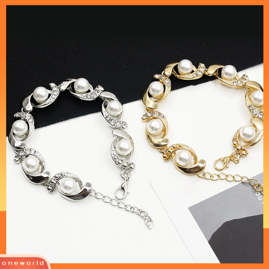 [EONE] Wanita Gelang Electroplating Berlian Imitasi Pengerjaan Halus Mewah Berkilau Terang Dekorasi Temperamen Adjustable Mutiara Imitasi Gelang Perhiasan Aksesori