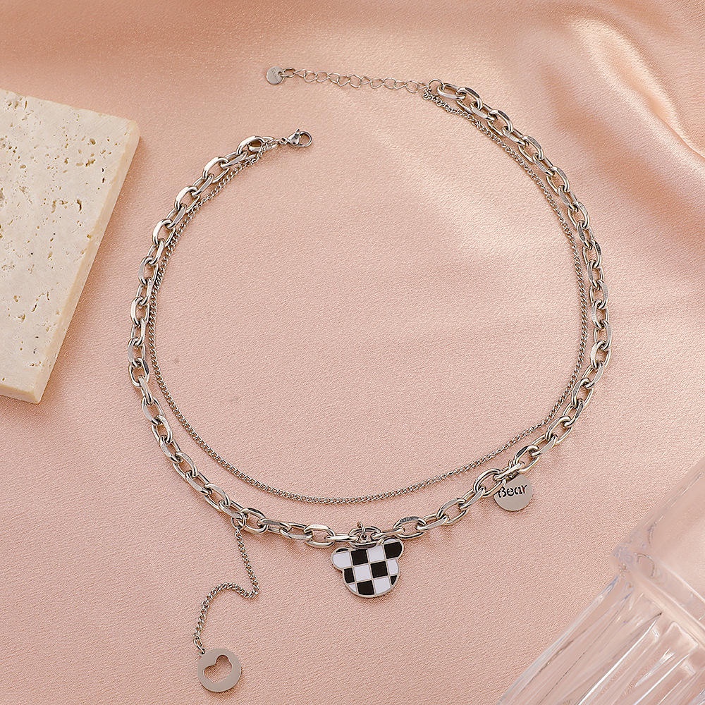 Kalung Wanita Korea Rantai Checkerboard Hitam Putih Perhiasan 1 Set 2 Pcs Liontin Beruang KLG64