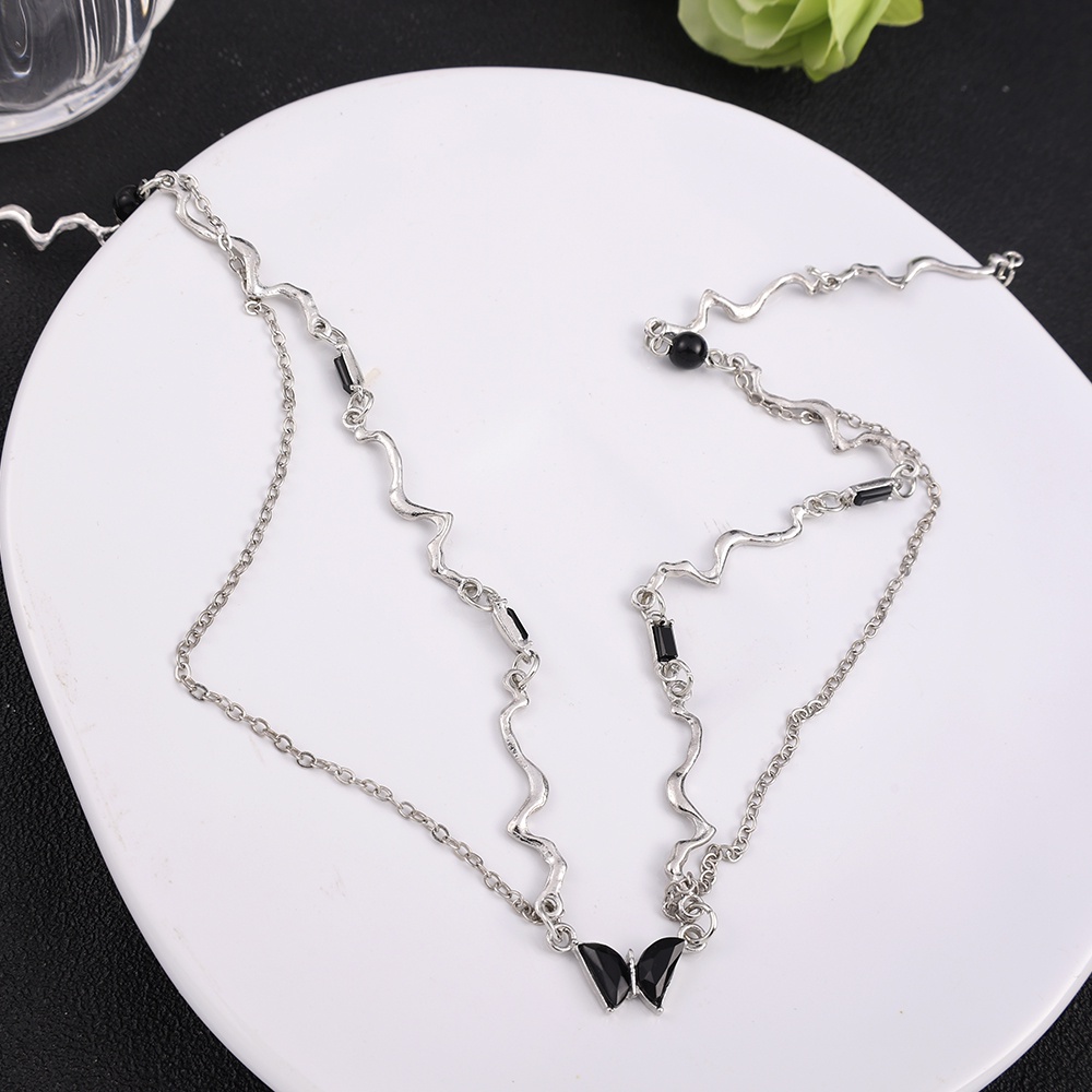 Hadiah Untuk Wanita Gadis Perhiasan Y2K Liontin Kalung Goth Kepribadian Rantai Kalung Kpop Halloween Streetwear Punk Kupu-Kupu Patchwork Choker Kalung Vintage Klavikula Kalung