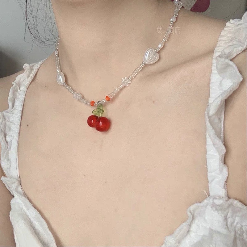 Kalung Mutiara Retro Prancis Musim Panas Cherry Liontin Gaya ins Unik Temperamen Sederhana Rantai Klavikula Cinta Tahun Baru