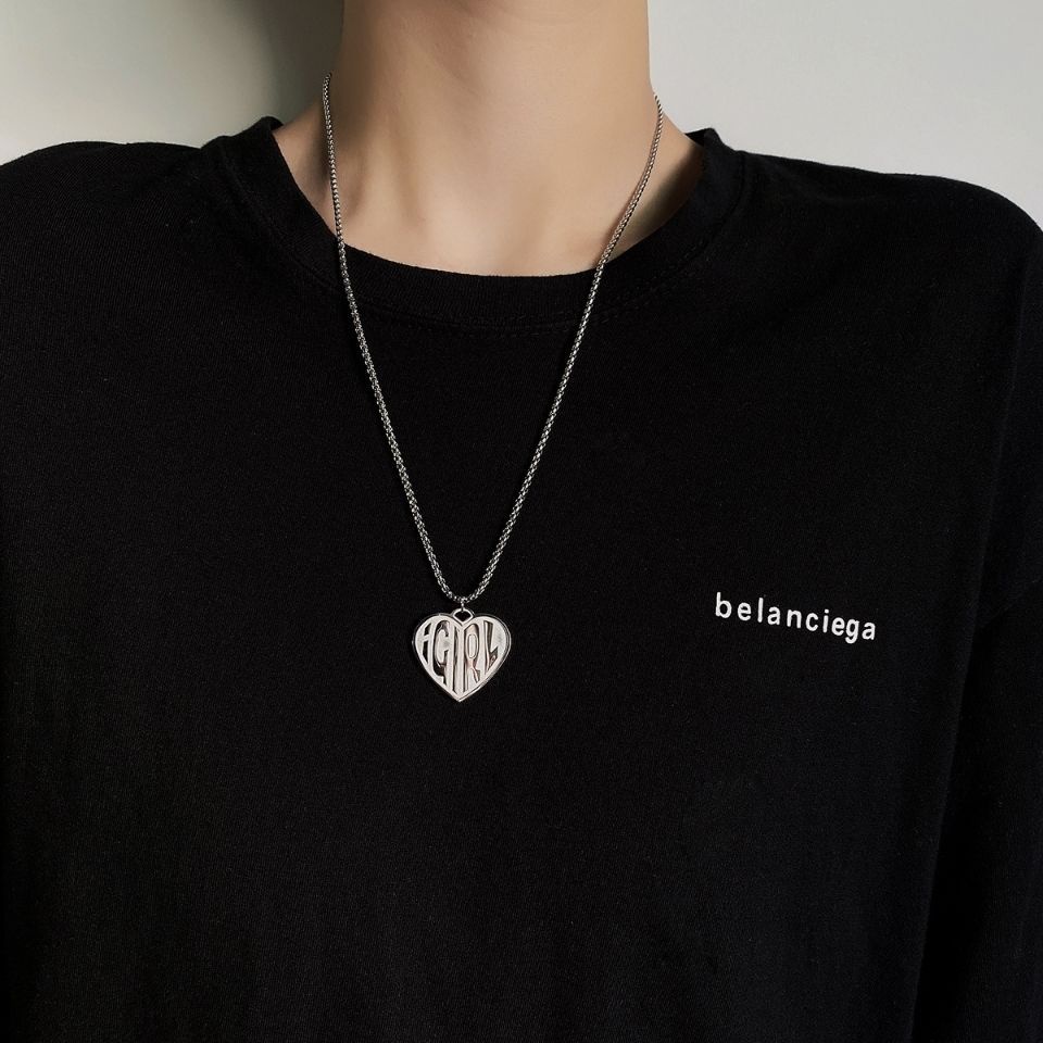 Ins Hip Hop Cinta Unik Kalung Wanita Sederhana Baja Titanium Berbentuk Hati Liontin Gaya Keren Kalung Sweater Rantai