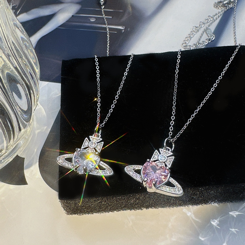 Ladies Simple Charm Necklaces/Ins Fashion Y2K Jewelry Accessories/Ladies Simple Charm Necklaces/Kalung Liontin Cinta Planet Saturnus Kreatif/