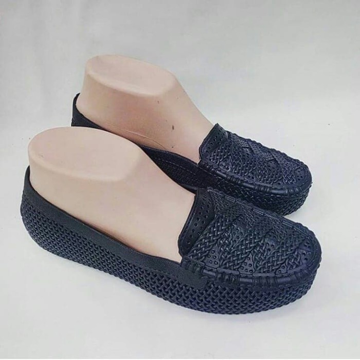 Sepatu Slip On Wanita Jelly Shoes Flat Shoes QQ-1415 HITAM - Hitam, 37