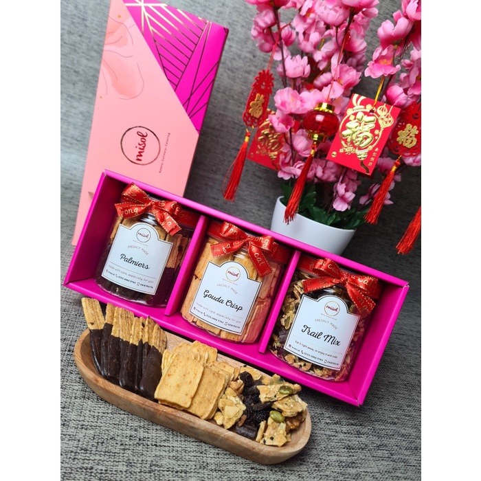 

✨NEW✨ -Hampers Parcel MISOL cookies Kue Kering isi 3 Toples - Kartu IMLEK- 1.1.23