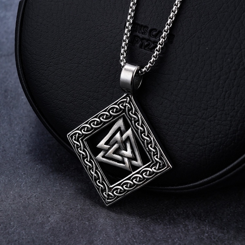 [Z H Perhiasan] Vintage Nordic Viking Punk Cross Segitiga Rune Liontin Pria Dan Wanita Fashion Stainless Steel Kalung Hip Hop Pesta Perhiasan Aksesoris