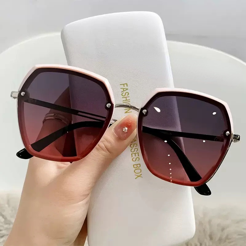 (YUZHU) Vintage Fashion Metal Frame Sunglasses Untuk Wanita Mode Barat Oversized Frame Sunscreen Sunglasses