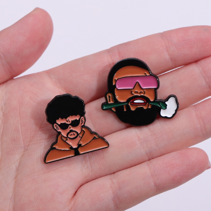 Kartun Lucu Bad Bunny Enamel Pin Merah Hati Rapper Kerah Bros Lencana Ransel Aksesoris Perhiasan Hadiah Bros Untuk Teman