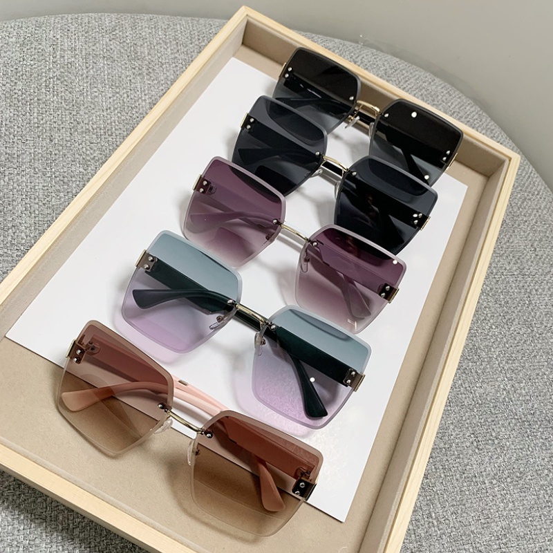 (YUZHU) Vintage Fashion Square D Kacamata Hitam Mode Baru Frameless Gradient Shade Sunglasses Untuk Wanita