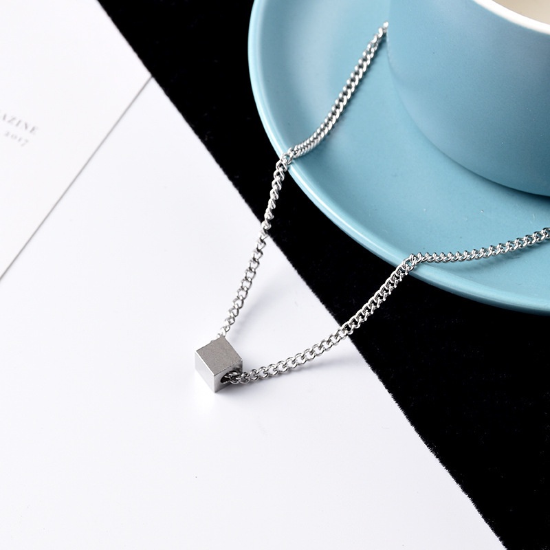 Kalung Titanium Steel-Cube di jamin Anti Karat Anti Pudar dengan Titanium Steel Men's Necklace  Desain Keren arc