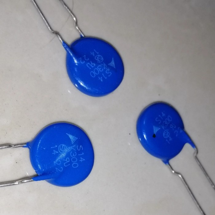 3 Buah 3Pcs S14 K300 S14K300 14K300 Epcos Varistor 14mm 423V 4,5ka NTC ZNR TNR