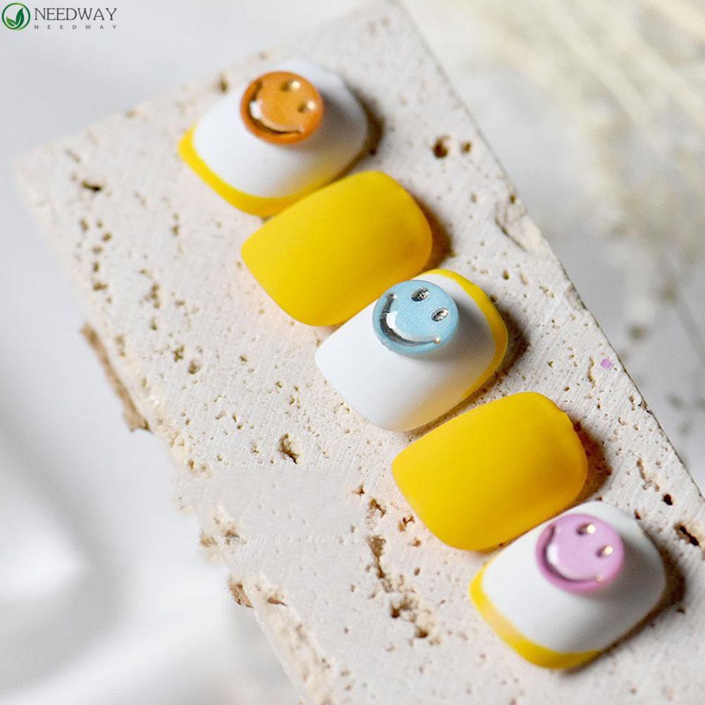 NEEDWAY Perhiasan Kuku Smiley Face Gaya Jepang Timbul Tiga Dimensi Bunga Matahari DIY Nail Art