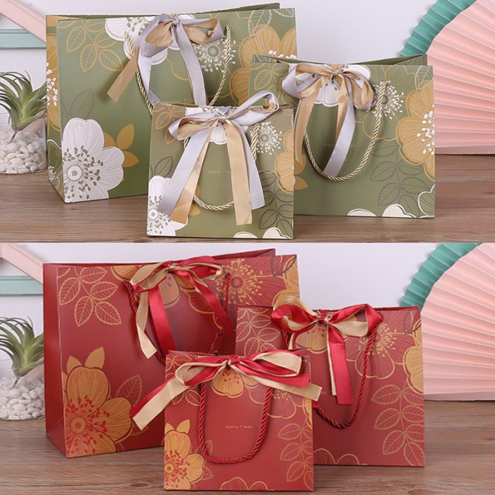 

Premium Hampers Goodie Bag / Paper Bag Pita Motif / Tas Kado Gift 05