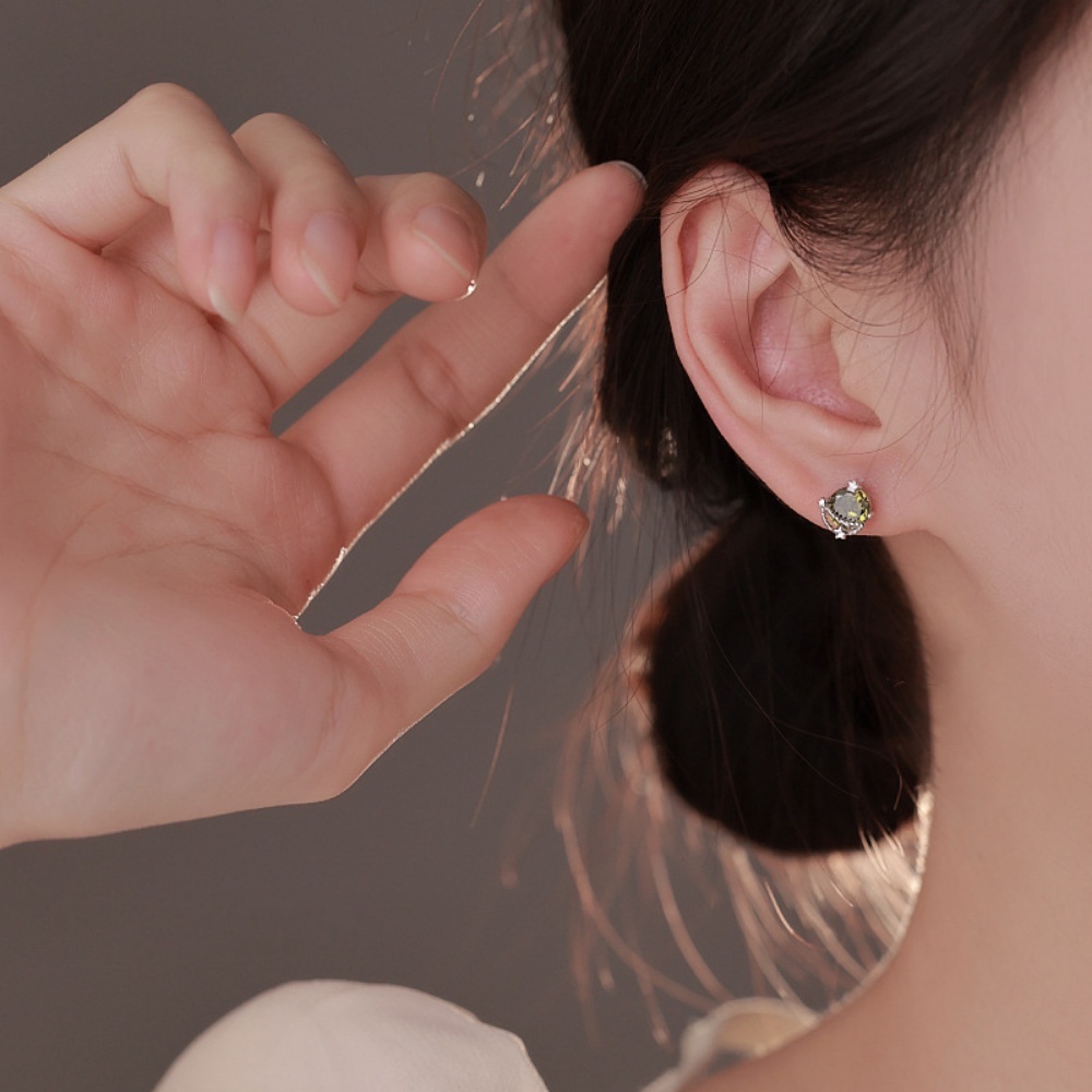 Retro baroque shiny earrings Perempuan Gaya Dingin Anting Temperamen Sederhana hypoallergenic earrings Candy Jewelry