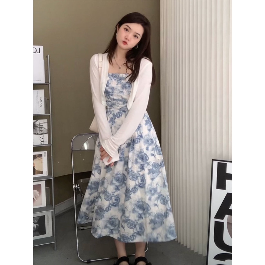 Red Istirahat Teh High-End Rasa Desain Warna Solid Cardigan Temperamen Bunga Suspender Rok Dua Potong Set 2023 Musim Semi Baru wanita