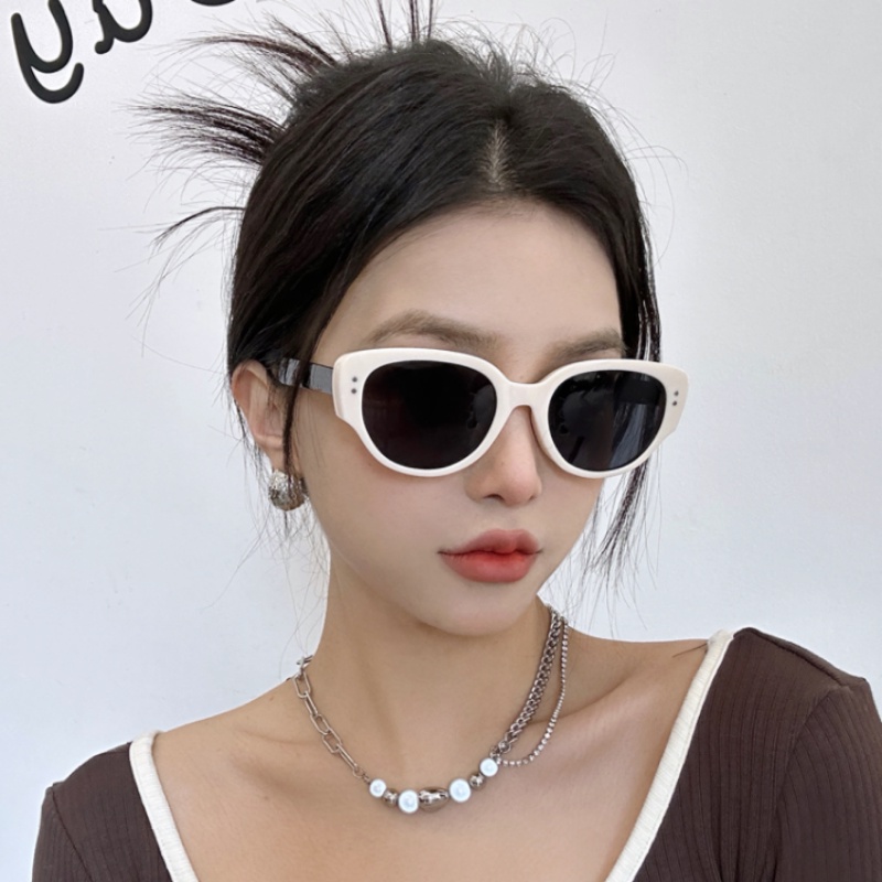 We Flower Trendy Mix Putih Hitam UV400 Melindungi Mata Kucing Kacamata Hitam Untuk Wanita Pria Aesthetic Shades Retro Kacamata Anti Radiasi Outdoor Vcation Driving Eyewear